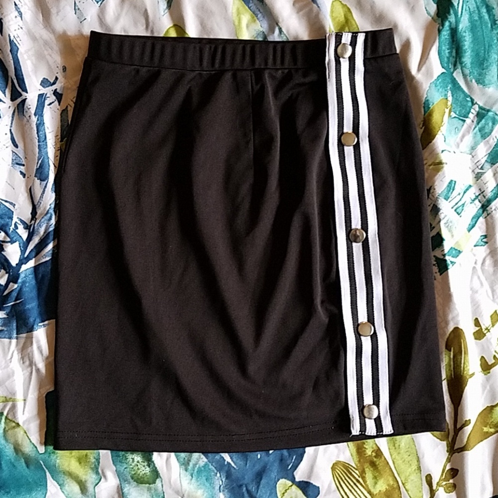 Snap up skirt